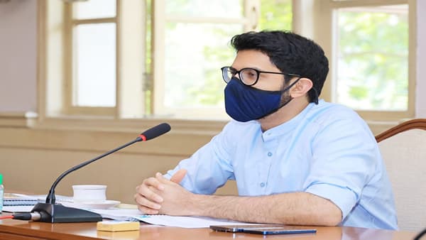 पर्यावरण मंत्री आदित्य ठाकरे यांची मोठी घोषणा, सरकारच्या ताफ्यातील वाहनं इलेक्ट्रीक असणार