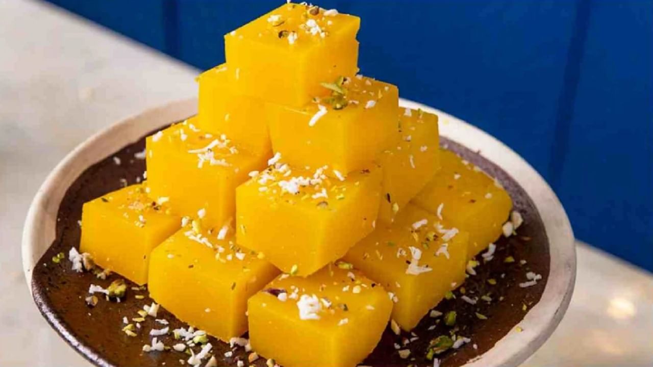 Pineapple Barfi Recipe : खास प्रसंगी बनवा ही स्वादिष्ट अननस बर्फी, जाणून घ्या रेसिपी!