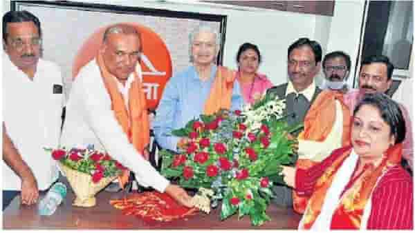 राज ठाकरेंच्या दौऱ्याआधीच औरंगाबाद मनसेत भूकंप! पदाधिकारी शिवसेनेत, देसाई म्हणतात मनसे म्हणजे गळकं घर!