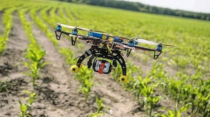 Drone Farming : कृषी संस्थांसह कृषी पदवीधारकांनाही अनुदानावर मिळणार 'ड्रोन', शेती व्यवसयात बदल अन् हाताला कामही