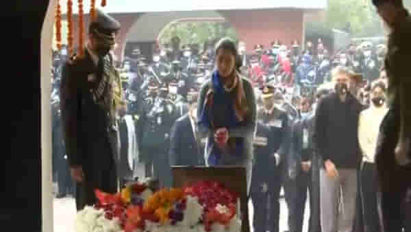 Brigadier lakhbinder singh lidder| गहिवरलेले मन, डोळ्यांमध्ये अश्रू, शूर पित्याला दिली आदरांजली, ब्रिगेडियर लिड्डर यांना अखेरचा निरोप