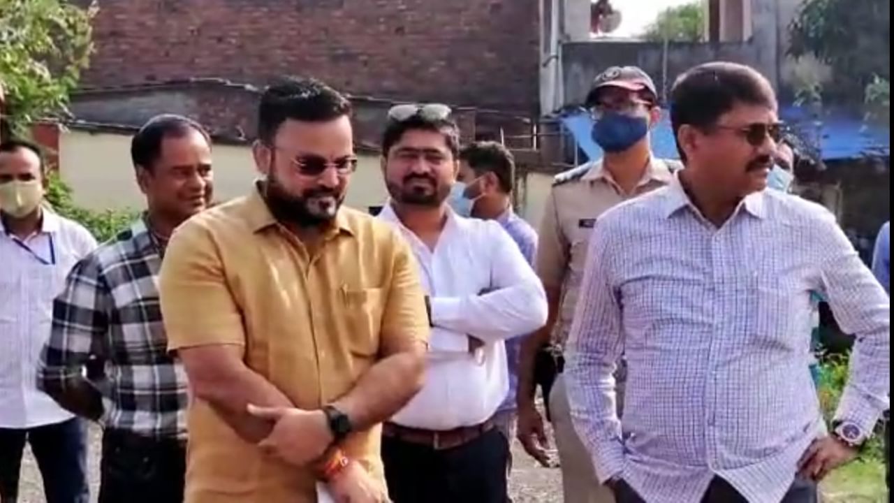 कल्याणमध्ये शिवसेनेला खिंडार पडणार?, माजी आमदार भाजपच्या वाटेवर?; उलटसुलट चर्चांना उधाण कल्याणमध्ये शिवसेनेला खिंडार पडणार?, माजी आमदार भाजपच्या वाटेवर?; उलटसुलट चर्चांना उधाण