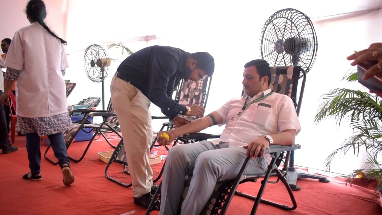 Navi Mumbai | मुंबई एपीएमसी मार्केटमध्ये भव्य आरोग्य आणि रक्तदान शिबीर संपन्न
