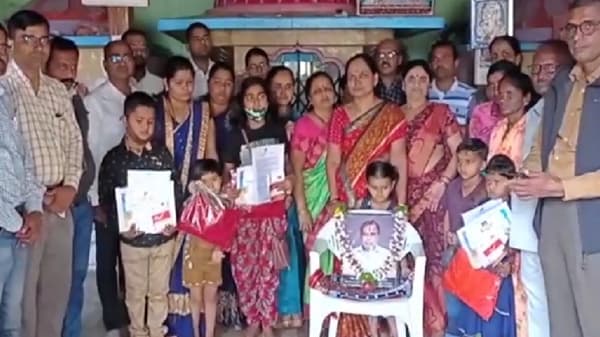 अशी ही सामाजिक बांधिलकी : कोरोनामुळे मायेचे छत्र हरवलेल्या मुलांना मदतीचा हात