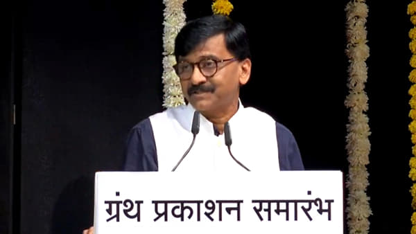 VIDEO | Sanjay Raut: कवितेचा आधार घेत संजय राऊतांची चौफेर फटकेबाजी; शरद पवारांचं कौतुक तर भाजपवर आसूड