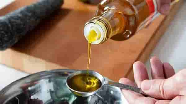 Edible Oil Price : खाद्यतेलाच्या किंमती कमी होणार? वाचा, उद्योगविश्वानं व्यक्त केलेला अंदाज