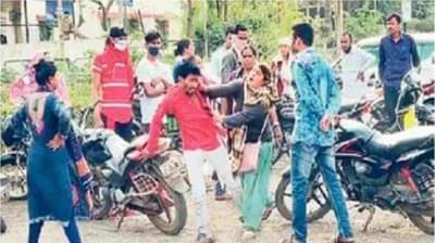 शिक्षणासाठी मामाकडे राहण्याचा मुलीचा हट्ट, आई आणि मामामध्ये जुंपली, औरंगाबादमध्ये आईची मामाला मारहाण!