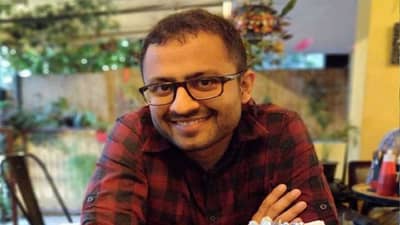 ज्योतिषामुळे बदलले नशीब, दिवसाची कमाई 32 लाखांपेक्षा अधिक; कोण आहेत पुनीत गुप्ता?