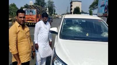 VIDEO | कल्याणमध्ये पक्षाचा प्रचार करणाऱ्या भाजप युवा मोर्चा अध्यक्षाला मारहाण, घटना सीसीटीव्हीत कैद