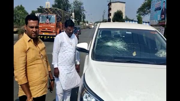 VIDEO | कल्याणमध्ये पक्षाचा प्रचार करणाऱ्या भाजप युवा मोर्चा अध्यक्षाला मारहाण, घटना सीसीटीव्हीत कैद