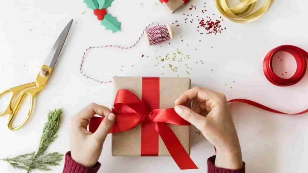 नवीन वर्ष, ख्रिसमसला मिळणाऱ्या भेटवस्तूंवर टॅक्स लागतो? जाणून घ्या काय सांगतो कायदा