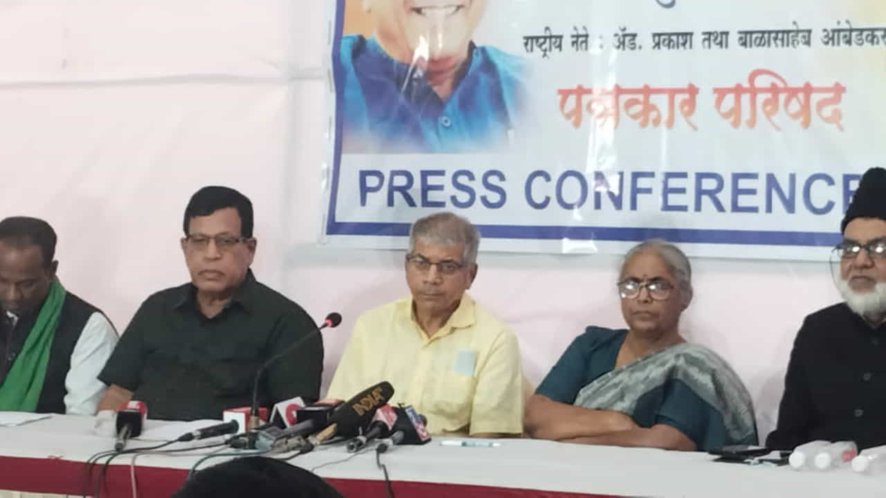 मुंबई महापालिकेत शिवसेना, काँग्रसेसोबत युती होऊ शकते, प्रकाश आंबेडकरांचं मोठं विधान; या दोन पक्षांसोबत केली आघाडी