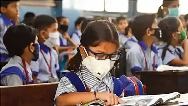 मुंबईतील शाळांची घंटा उद्याच वाजणार, पहिली ते सातवीचे वर्ग सुरु करण्याचे आदेश मुंबईतील शाळांची घंटा उद्याच वाजणार, पहिली ते सातवीचे वर्ग सुरु करण्याचे आदेश
