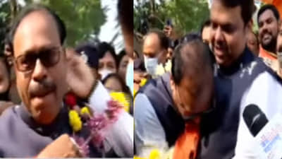 MLC Election: विजयाचा हर्षानंद! देवेंद्र फडणवीसांना मिठी मारताच बावनकुळेंना अश्रू अनावर; फडणवीसही गहिवरले