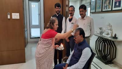 MLC election | बावनकुळेंचे गडकरी वाड्यावर कांचनताईंकडून औक्षण; नितीनजींनी दिल्लीवरून केला अभिनंदनाचा फोन