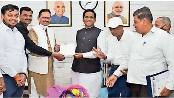 Nashik| गोदावरी एक्स्प्रेस, इंटरसिटी रेल्वेगाड्या सुरू करा; खासदार गोडसे यांची मंत्री दानवे यांच्याकडे मागणी