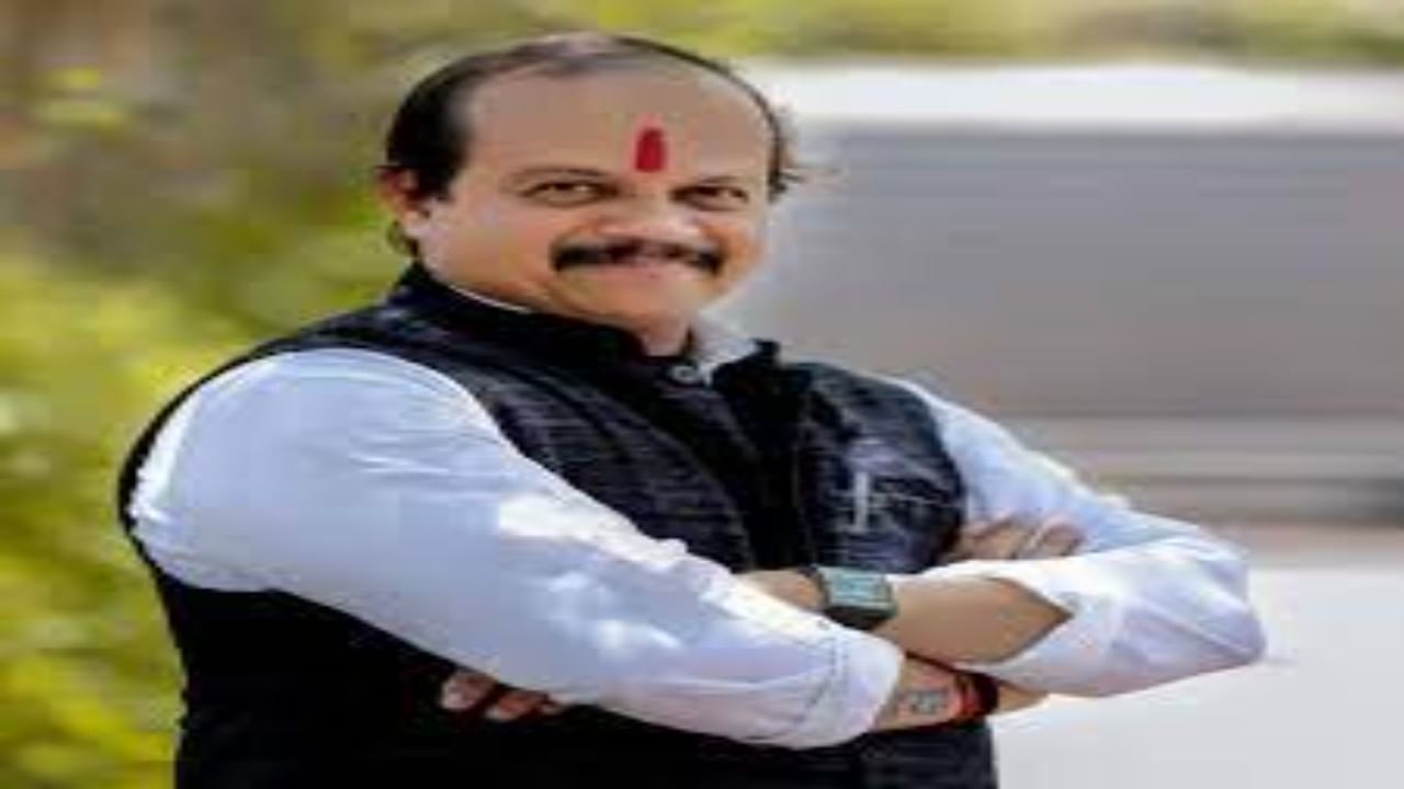 MNS Vasant More | 'मनसेला त्यांच्या जाण्यानं काही मोठं खिंडार पडलं नाही' - वसंत मोरेंची रुपाली ठोंबरेंवर खोचक टीका MNS Vasant More | 'मनसेला त्यांच्या जाण्यानं काही मोठं खिंडार पडलं नाही' - वसंत मोरेंची रुपाली ठोंबरेंवर खोचक टीका