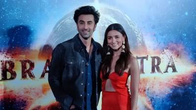 Alia Bhatt: आलिया भट्ट क्वारन्टाईनचे नियम तोडून दिल्लीला रवाना, मुंबईत परतताच कारवाईची शक्यता