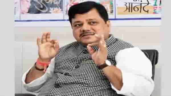 Winter session : एसटीच्या विलीनीकरणाबाबत बोलण्याऐवजी दडपशाही सुरू, सरकार पळ काढतंय-दरेकर