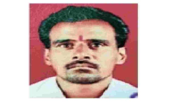 पोरी, तुझा बाप कर्जबाजारी झालाय, गळफास घेतोय, लवकर मातीला ये.. म्हणत त्यानं जीव संपवला...