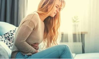 काय गं सारखी युरिनला जातेय...काही त्रास होतोय का?...मैत्रिणे हे युरिन इन्फेक्शनचं लक्षण असू शकतं