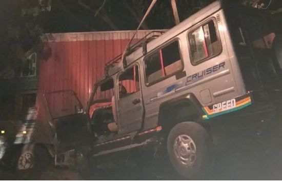Ahmednagar : अहमदनगरमध्ये भीषण अपघात, 3 जण जागीच ठार तर 10 गंभीर जख्मी
