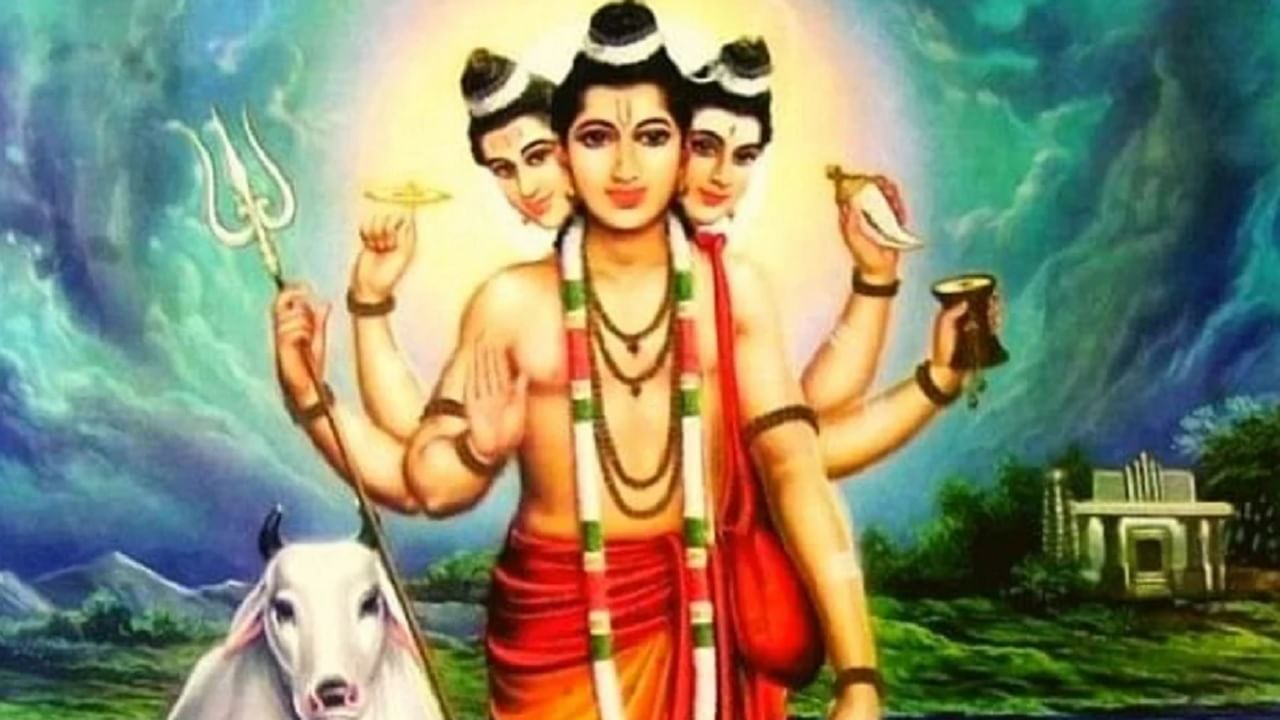 Datta Jayanti 2021 | जाणून घ्या दत्त जयंती केव्हा आहे, शुभ मुहूर्त, पूजा पद्धत आणि कथा!