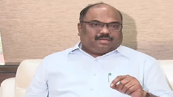 परिवहन मंत्र्यांच्या इशाऱ्यानंतरही एसटी कर्मचारी कामावर गैरहजर; कामावर हजर न झालेल्यांची आजपासून बडतर्फी