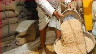 स्वस्त धान्याचा काळा बाजार; मुंबईत गोदामावर छापा, 25 लाखांचा धान्यसाठा जप्त