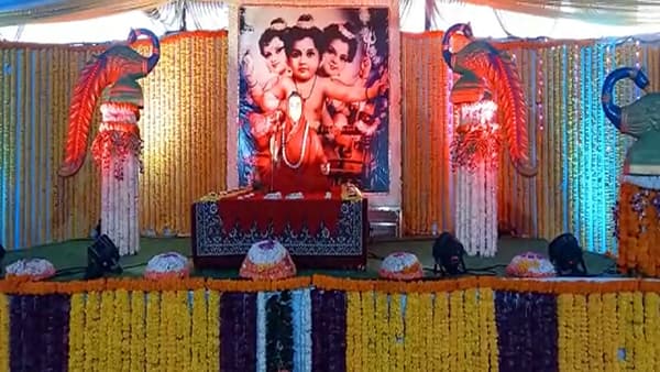 Datta Jayanti | दिगंबरा दिगंबरा... श्रीपाद वल्लभ दिगंबरा... च्या जयघोषात नरसोबावाडीमध्ये दत्त जयंती उत्साहात साजरी...