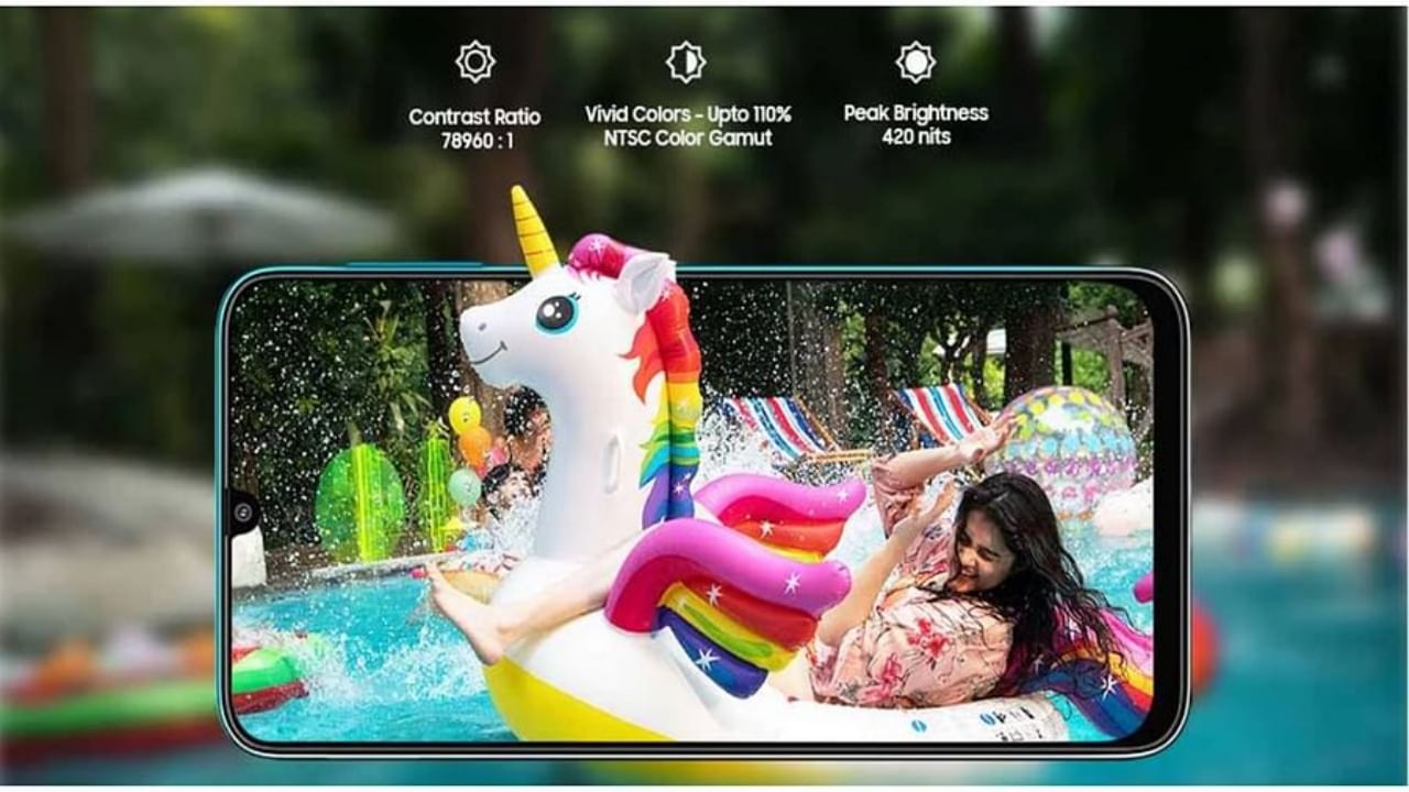 Samsung Galaxy F41ची प्राइझ आणि फिचर्स : या सॅमसंग फोनमध्ये 6.4-इंचाचा फुल HD + सुपर AMOLED Infinity-U डिस्प्ले आहे. फोन Android 10 OSवर काम करतो. यात Exynos 9611 चिपसेट आहे. फोनमध्ये ट्रिपल रियर कॅमेरा सेटअप आहे आणि प्रायमरी कॅमेरा 64 मेगापिक्सेलचा आहे. तर 32-मेगापिक्सलचा सेल्फी कॅमेरा देण्यात आलाय.