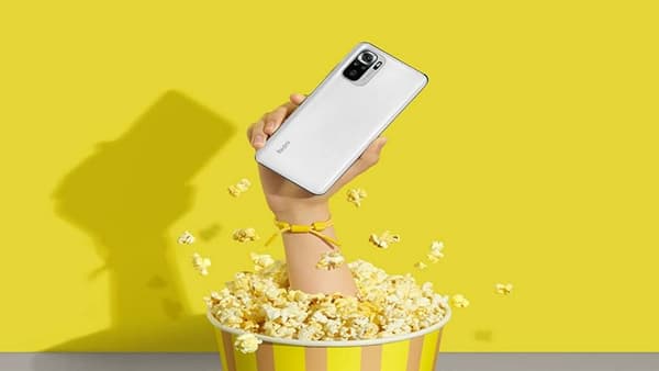 भारतीय मोबाइल मार्केटमध्ये अनेक स्मार्टफोन (Smartphones) उपलब्ध आहेत, जे वेगवेगळ्या किंमतींमध्ये आणि विविध वैशिष्ट्यांसह येतात. आज आम्ही तुम्हाला अशाच काही खास स्मार्टफोन्स(Budget Mobile Phones)बद्दल सांगणार आहोत. हे मोबाइ्स 6GB RAM, 5000mAh बॅटरी आणि बॅक पॅनलवर 64MP कॅमेरा अशा फिचर्ससह येतात.