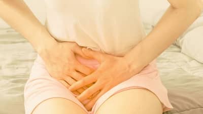 लघवीतून पुरुषांमध्ये भयंकर इन्फेक्शन! हे तुम्हाला माहीत असेल, पण असं का होतं हे माहितीये?