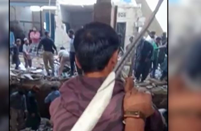 Pakistan : कराची पुन्हा स्फोटांनी हादरलं,  12 जणांचा मृत्यू, 13 जण गंभीर जखमी