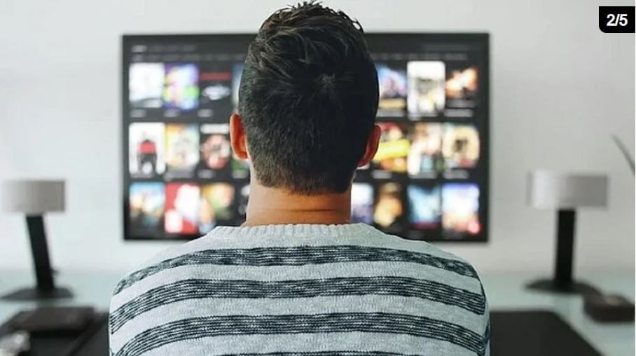 Vlada je v tej državi uvedla številne omejitve za televizijo.  Ljudje tukaj gledajo na televiziji iste kanale, ki jih želi pokazati vlada. 