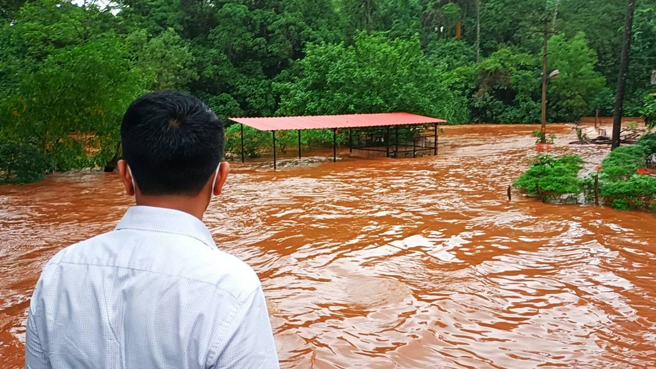Pramod Sawant in flood