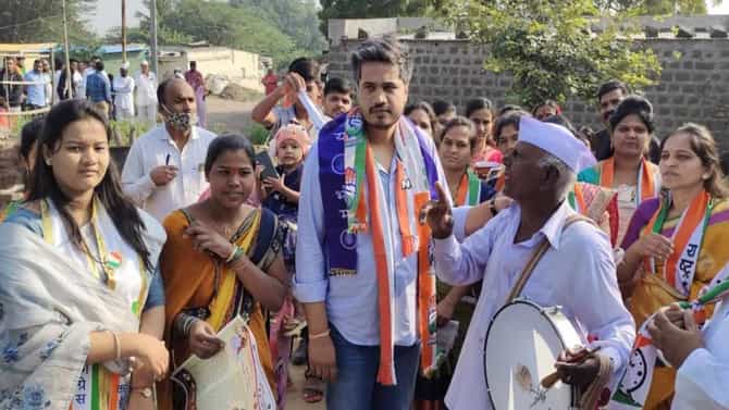 कर्जत नगर पंचायत निवडणूक : रोहित पवारांची सोमय्यांवर खोचक टीका, चंद्रकांत पाटलांनाही प्रत्युत्तर