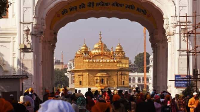 Golden Temple | पावित्र्य भंग केल्याचं प्रकरण! गोल्डन टेम्पलनंतर आता इथंही संशयिताला इतकं मारलं की तो मेलाच