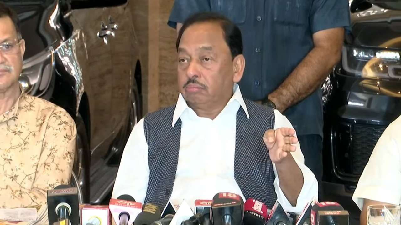 Bhaskar jadhav vs rane : कोकणात काही भागात नाचे आहेत नाचे, जाधवांच्या नक्कलेवर राणेंची फिरकी Bhaskar jadhav vs rane : कोकणात काही भागात नाचे आहेत नाचे, जाधवांच्या नक्कलेवर राणेंची फिरकी
