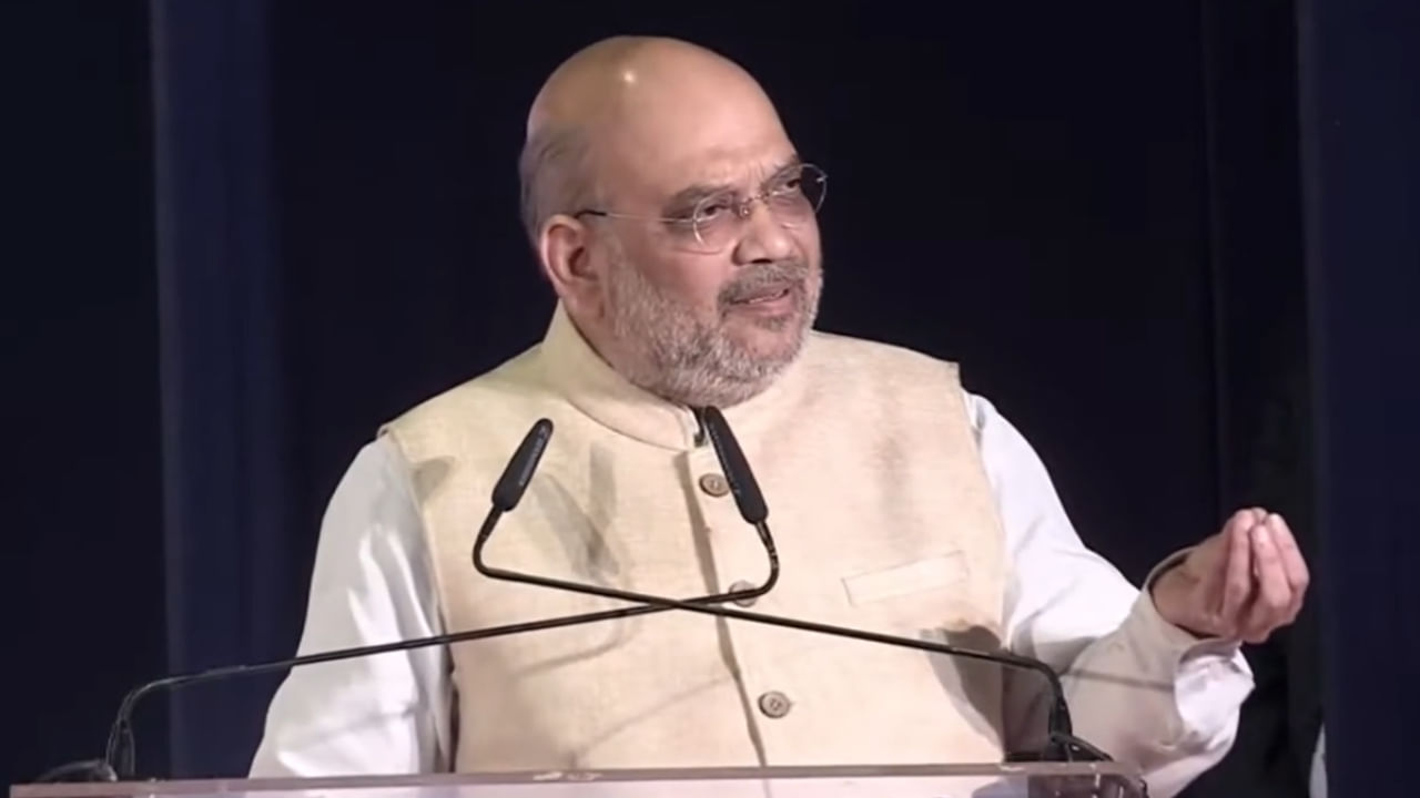 हिंमत असेल तर राजीनामा देऊन मैदानात या, अमित शहांनी उद्धव ठाकरेंना ललकारले हिंमत असेल तर राजीनामा देऊन मैदानात या, अमित शहांनी उद्धव ठाकरेंना ललकारले