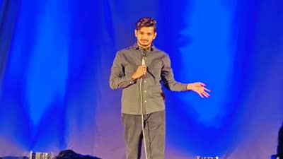 Munawar Faruqui Show In Mumbai : काँग्रेसच्या साथीनं मुंबईत निर्विघ्नपणे पार पडला मुनव्वर फारुकीचा शो