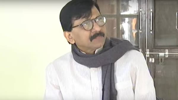 VIDEO: हे ट ला ट, फ ला फ, झ ला झ आम्हालाही लावता येतं, मोदींच्या प्रश्नावर राऊत का भडकले?