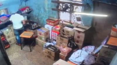 Pimpri Chinchwad crime | कोयत्याचा धाक दाखवत लुटली 35 हजारांची रोकड ; घटना सीसीटीव्हीत कैद