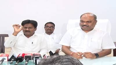 ST Workers Strike : एसटी कर्मचाऱ्यांच्या संपात उभी फूट! अजय गुजर प्रणित संघटनेची संप मागे घेतल्याची घोषणा