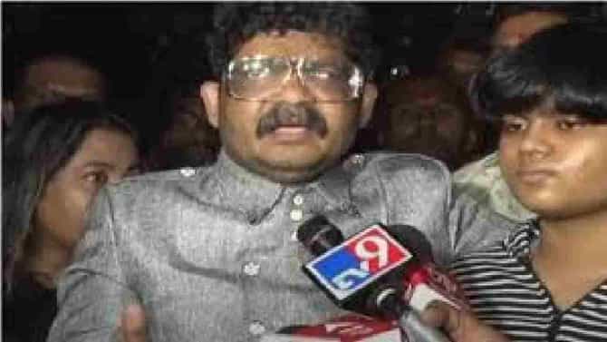 एसटी कर्मचार्यांच्या संपाला सुभाष देसाईंचा पाठिंबा? गुणरत्न सदावर्तेंचा नेमका दावा काय?