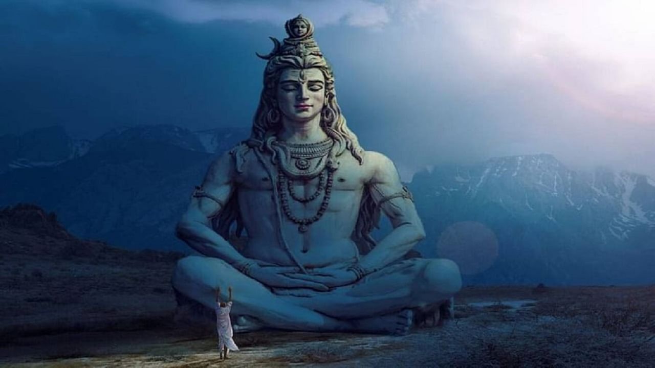  शिवाची पूजा : दररोज शिव आणि पार्वतीची पूजा करा. भगवान शिव आणि माता पार्वतीच्या मूर्तीसमोर दररोज दिवा लावा आणि घरात सुख-शांतीचे वातावरण निर्माण करा.