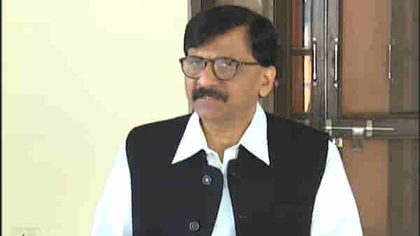 आम्ही पण पंतप्रधानांना शोधत होतो, संजय राऊतांचा भाजपला टोला