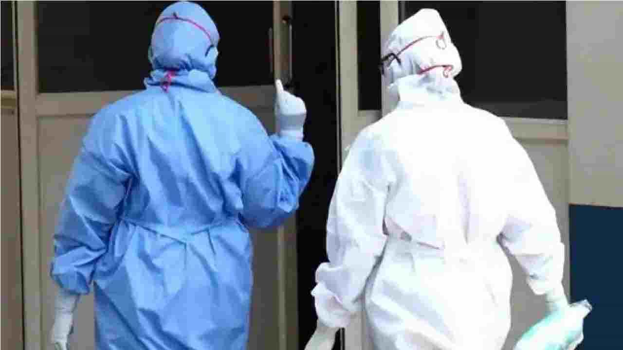 Corona In UK : ब्रिटनमध्ये एकाच दिवसात लाखांहून अधिक कोरोनाबाधित! नव्या वर्षात लॉकडाऊनचं संकट?