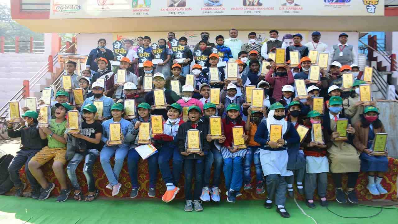 Srinivas Ramanujan | नागपुरात सामूहिक पाढे वाचन! गणितज्ज्ञ श्रीनिवास रामानुजन यांना अनोखी श्रद्धांजली