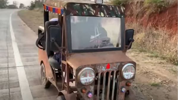 Video : 50 हजारात तयार झालेल्या जीपचा व्हिडिओ आनंद महिंद्रांकडून ट्विट, दिली मोठी ऑफर